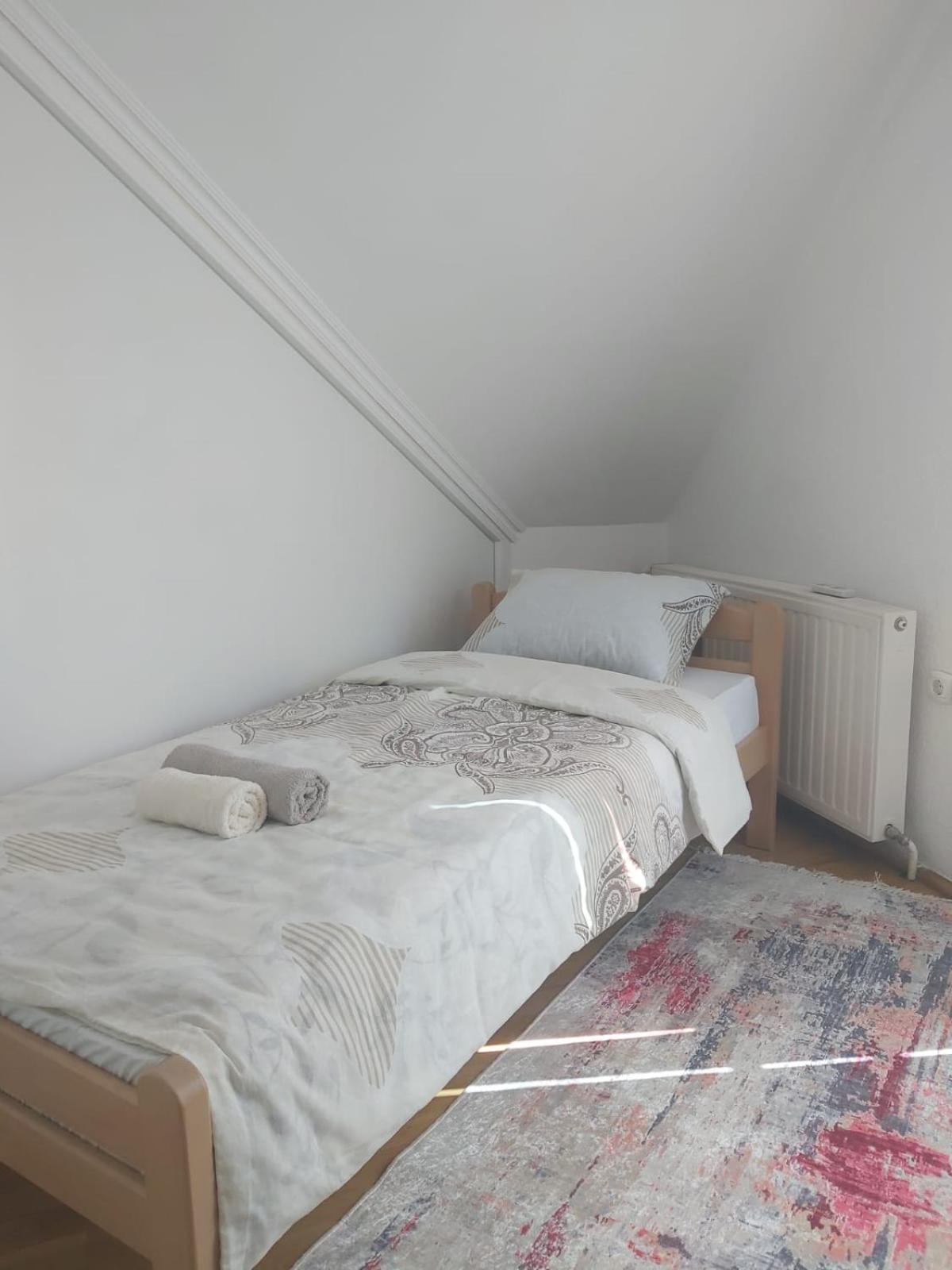 Apartmani Sladojevic Mrkonjic Grad Camera foto